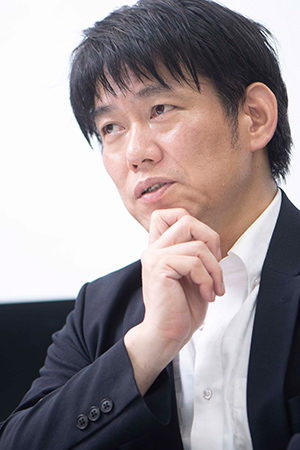 吉岡 宏起